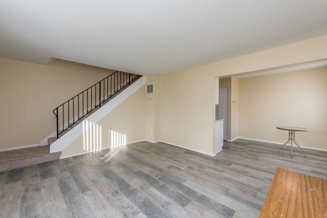 2634 Woodview Court, Waukegan, IL 60087