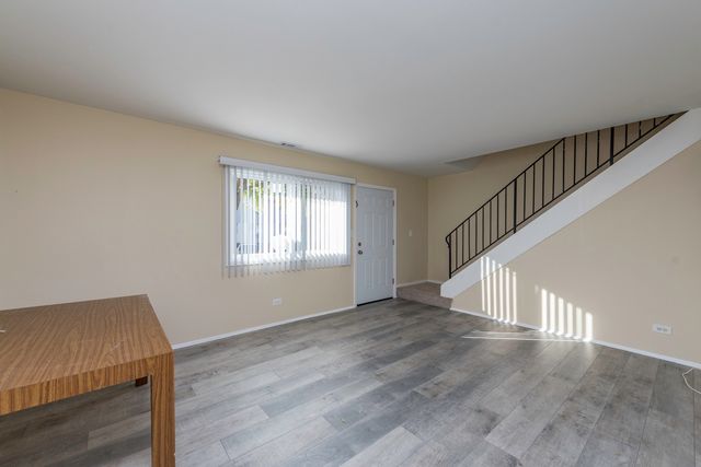 2634 Woodview Court, Waukegan, IL 60087