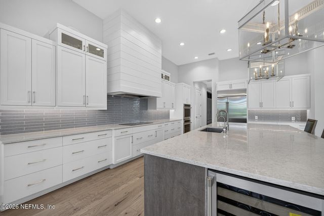 5244 COMMISSIONERS Drive, Jacksonville, FL 32224