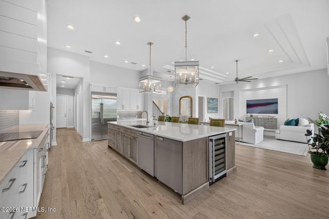 5244 COMMISSIONERS Drive, Jacksonville, FL 32224