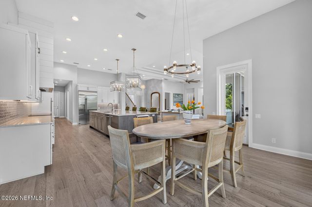 5244 COMMISSIONERS Drive, Jacksonville, FL 32224