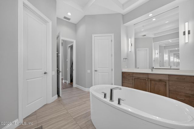 5244 COMMISSIONERS Drive, Jacksonville, FL 32224