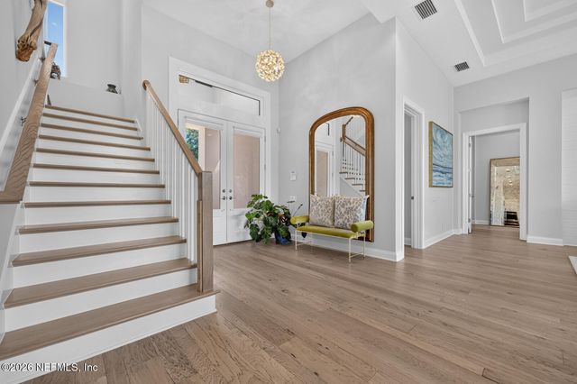 5244 COMMISSIONERS Drive, Jacksonville, FL 32224