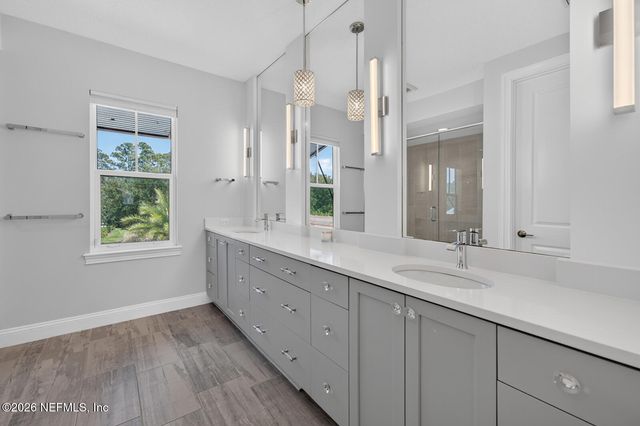 5244 COMMISSIONERS Drive, Jacksonville, FL 32224