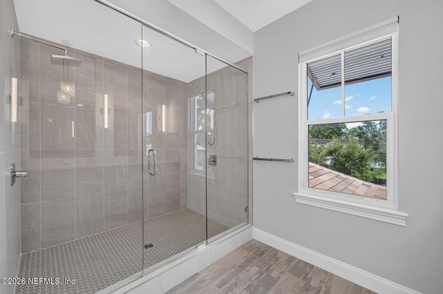 5244 COMMISSIONERS Drive, Jacksonville, FL 32224