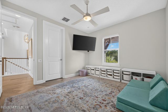 5244 COMMISSIONERS Drive, Jacksonville, FL 32224