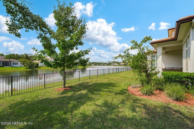 5244 COMMISSIONERS Drive, Jacksonville, FL 32224