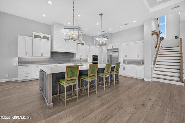 5244 COMMISSIONERS Drive, Jacksonville, FL 32224