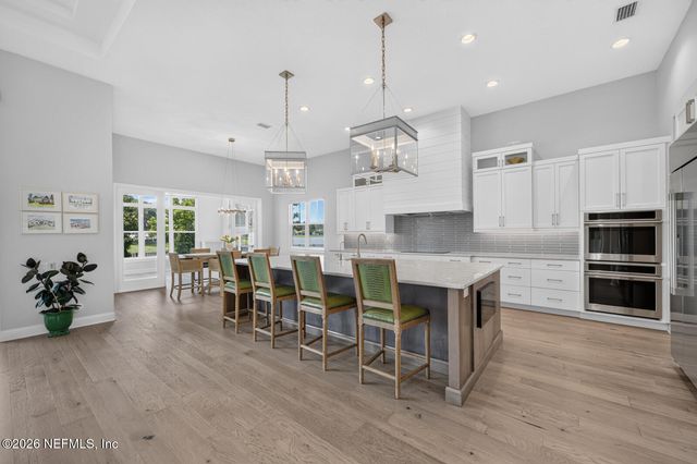5244 COMMISSIONERS Drive, Jacksonville, FL 32224