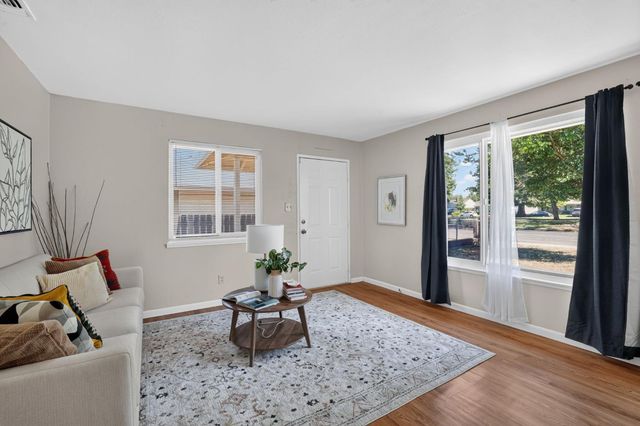 7021 21st Ave., Sacramento, CA 95820