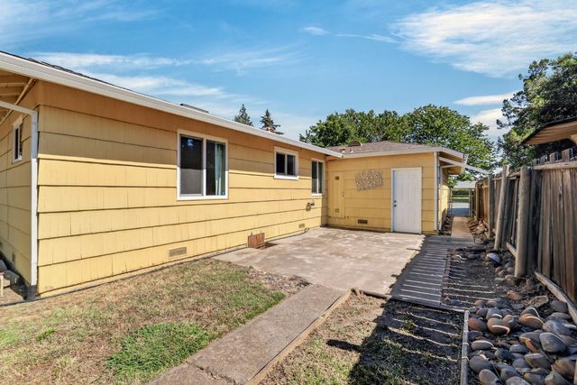 7021 21st Ave., Sacramento, CA 95820