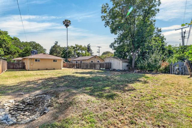 7021 21st Ave., Sacramento, CA 95820