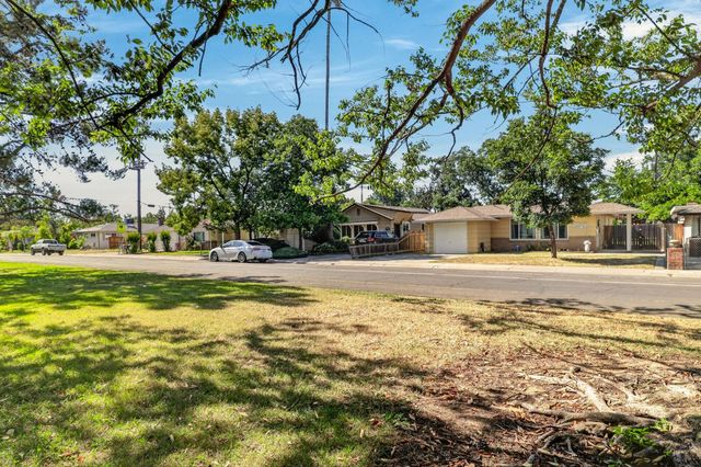 7021 21st Ave., Sacramento, CA 95820