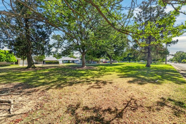 7021 21st Ave., Sacramento, CA 95820