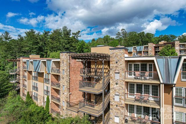 310 Bowling Park Road, Asheville, NC 28803
