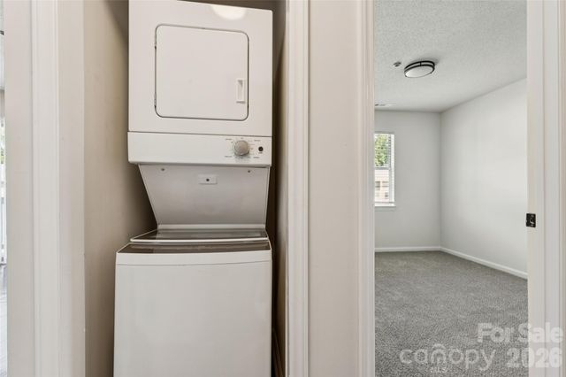 1620 Arlyn Circle L, Charlotte, NC 28213