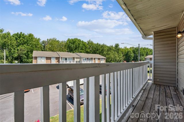 1620 Arlyn Circle L, Charlotte, NC 28213