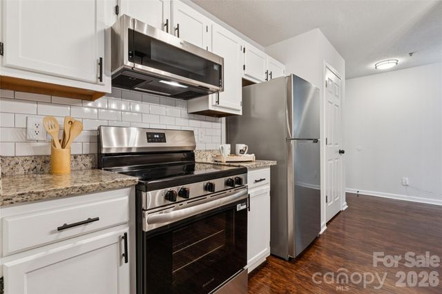 1620 Arlyn Circle L, Charlotte, NC 28213