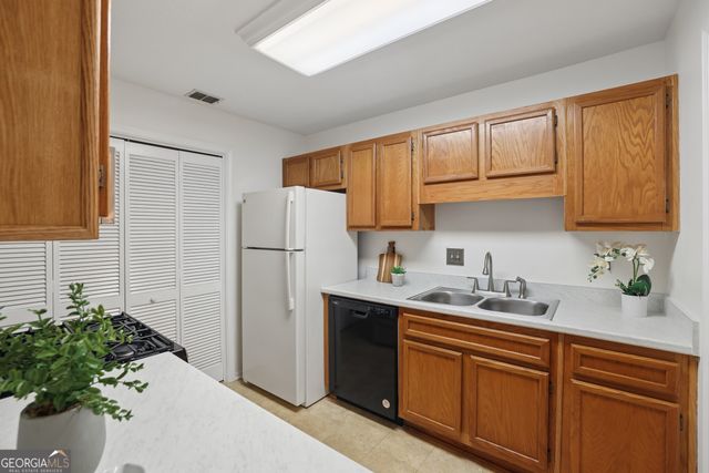 801 Gettysburg Place, Sandy Springs, GA 30350