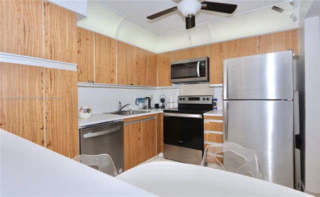 2401 S Ocean Drive 806, Hollywood, FL 33019