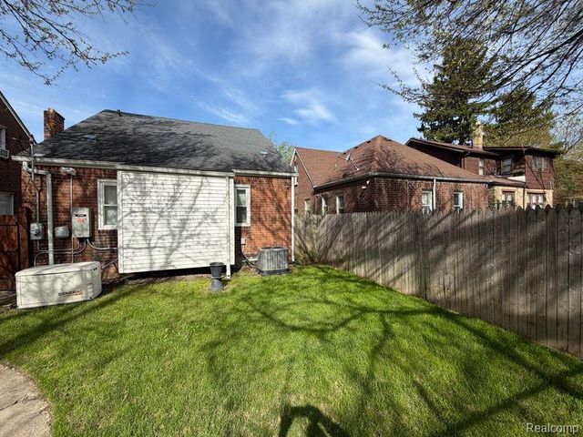 16548 Lesure Street, Detroit, MI 48235