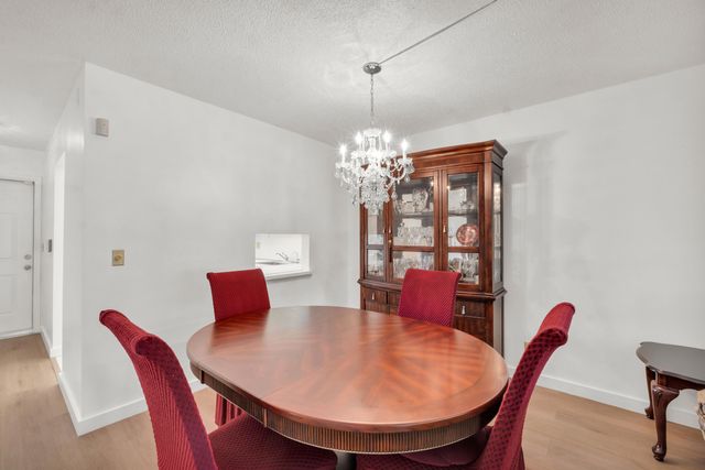 301 Cambridge Road 202, Hollywood, FL 33024