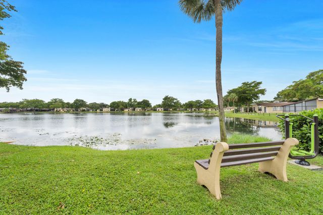 301 Cambridge Road 202, Hollywood, FL 33024