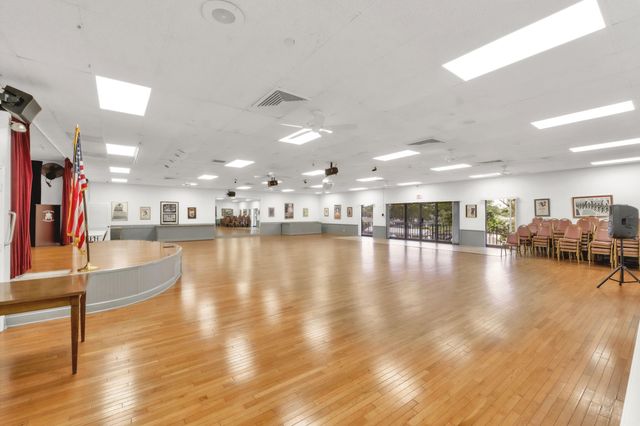 301 Cambridge Road 202, Hollywood, FL 33024