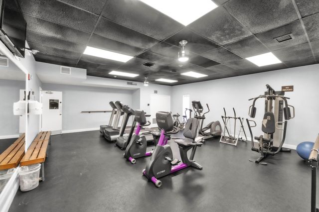 301 Cambridge Road 202, Hollywood, FL 33024