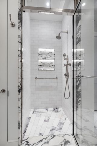 1 Dalton St 3902, Boston, MA 02199