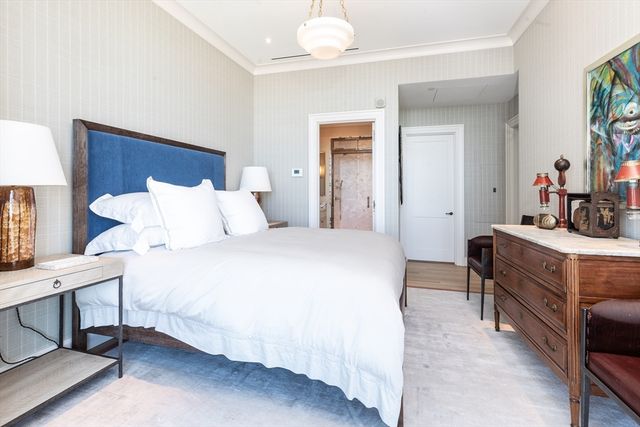 1 Dalton St 3902, Boston, MA 02199