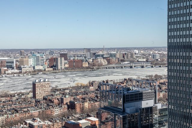 1 Dalton St 3902, Boston, MA 02199