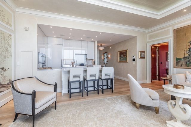 1 Dalton St 3902, Boston, MA 02199