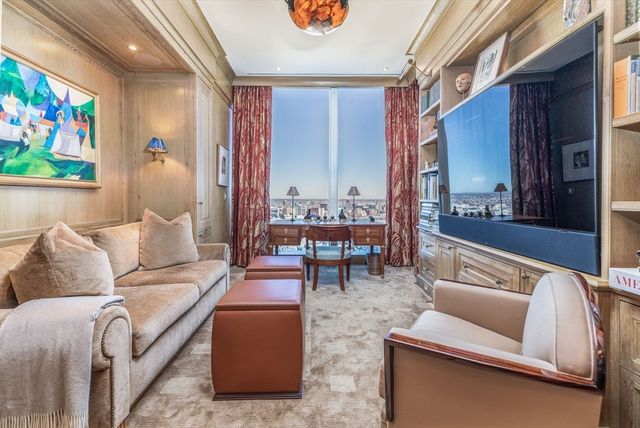 1 Dalton St 3902, Boston, MA 02199