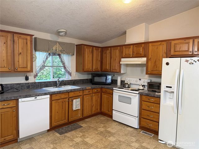 1410 304th Place, Ocean Park, WA 98640