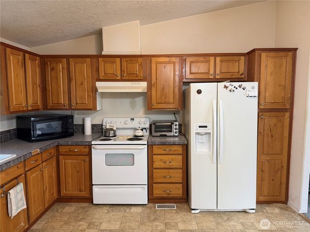 1410 304th Place, Ocean Park, WA 98640