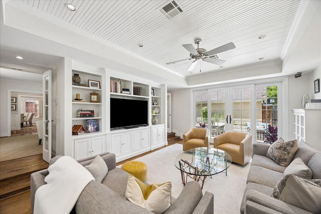 2002 Swift Boulevard, Houston, TX 77030