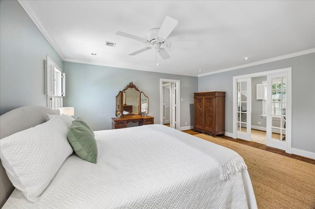2002 Swift Boulevard, Houston, TX 77030
