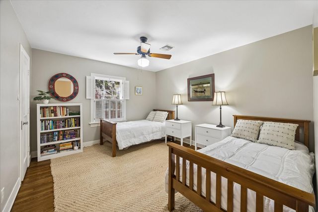 2002 Swift Boulevard, Houston, TX 77030