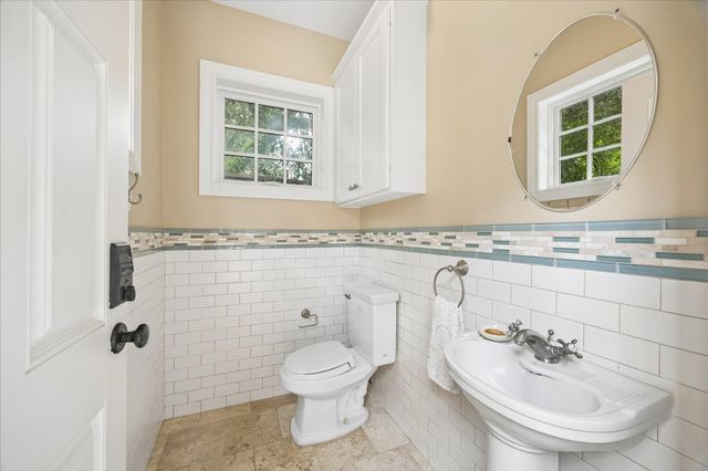 2002 Swift Boulevard, Houston, TX 77030