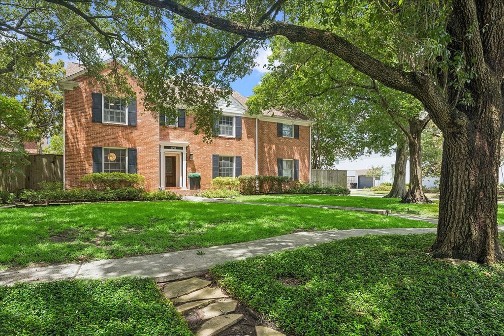 2002 Swift Boulevard, Houston, TX 77030