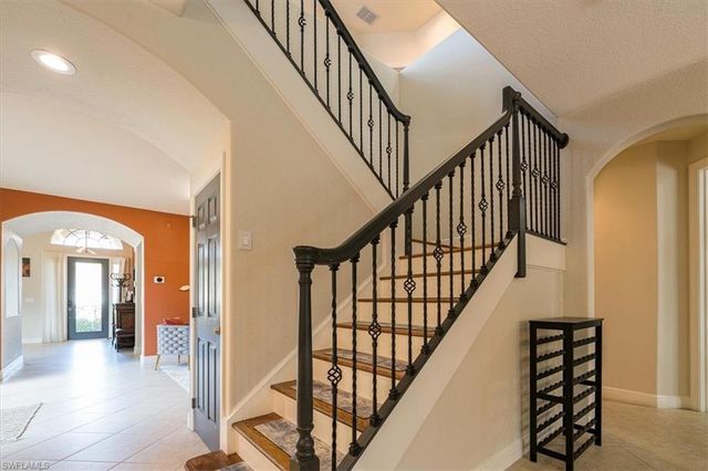 7703 Martino CIR, Naples, FL 34112