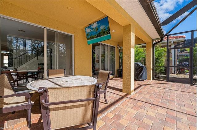 7703 Martino CIR, Naples, FL 34112