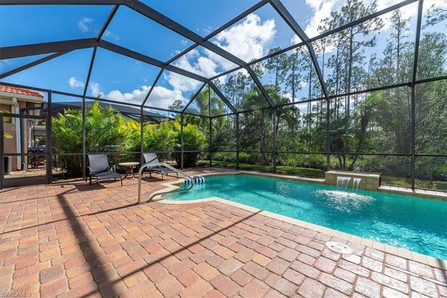 7703 Martino CIR, Naples, FL 34112
