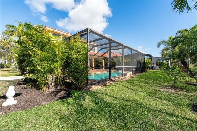 7703 Martino CIR, Naples, FL 34112
