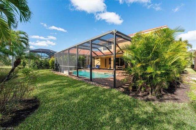 7703 Martino CIR, Naples, FL 34112