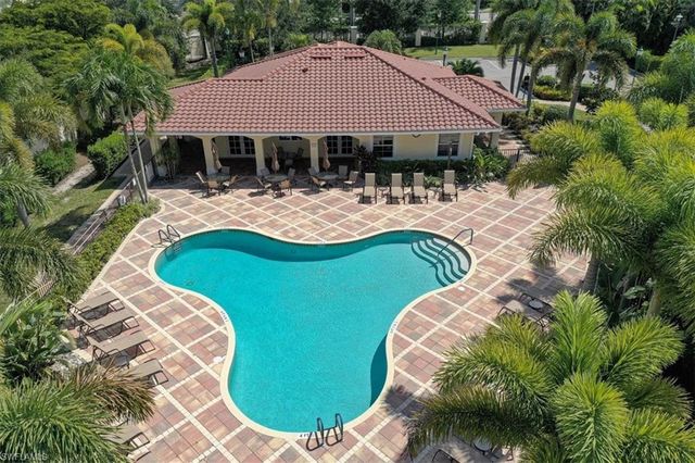 7703 Martino CIR, Naples, FL 34112