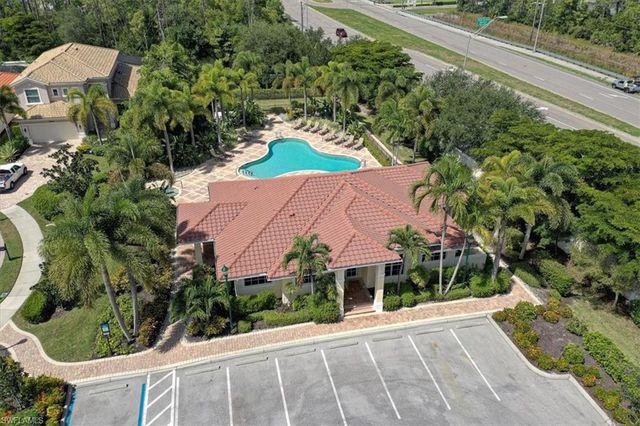 7703 Martino CIR, Naples, FL 34112