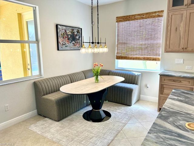 7703 Martino CIR, Naples, FL 34112