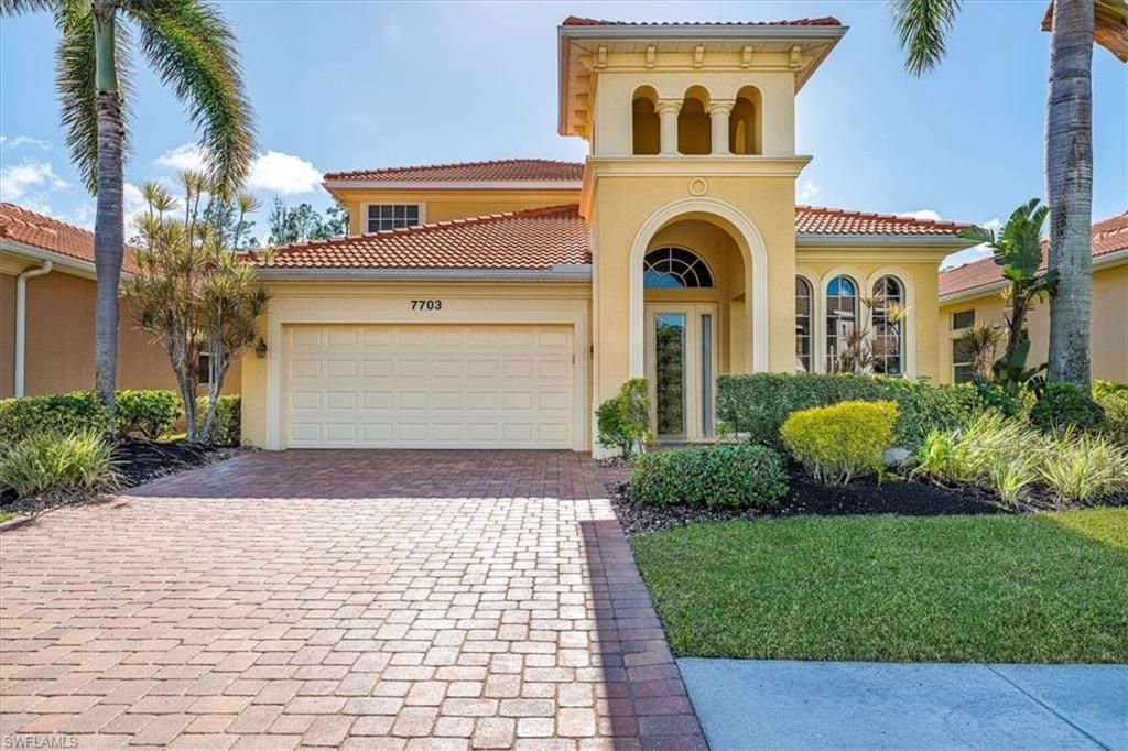7703 Martino CIR, Naples, FL 34112